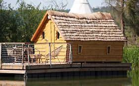 Les Cabanes Flottantes