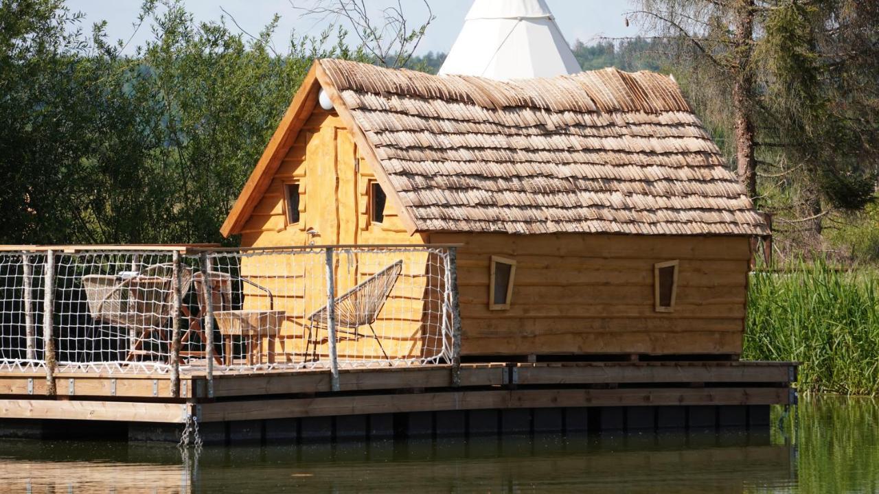 Les Cabanes Flottantes Givrauval Extérieur photo