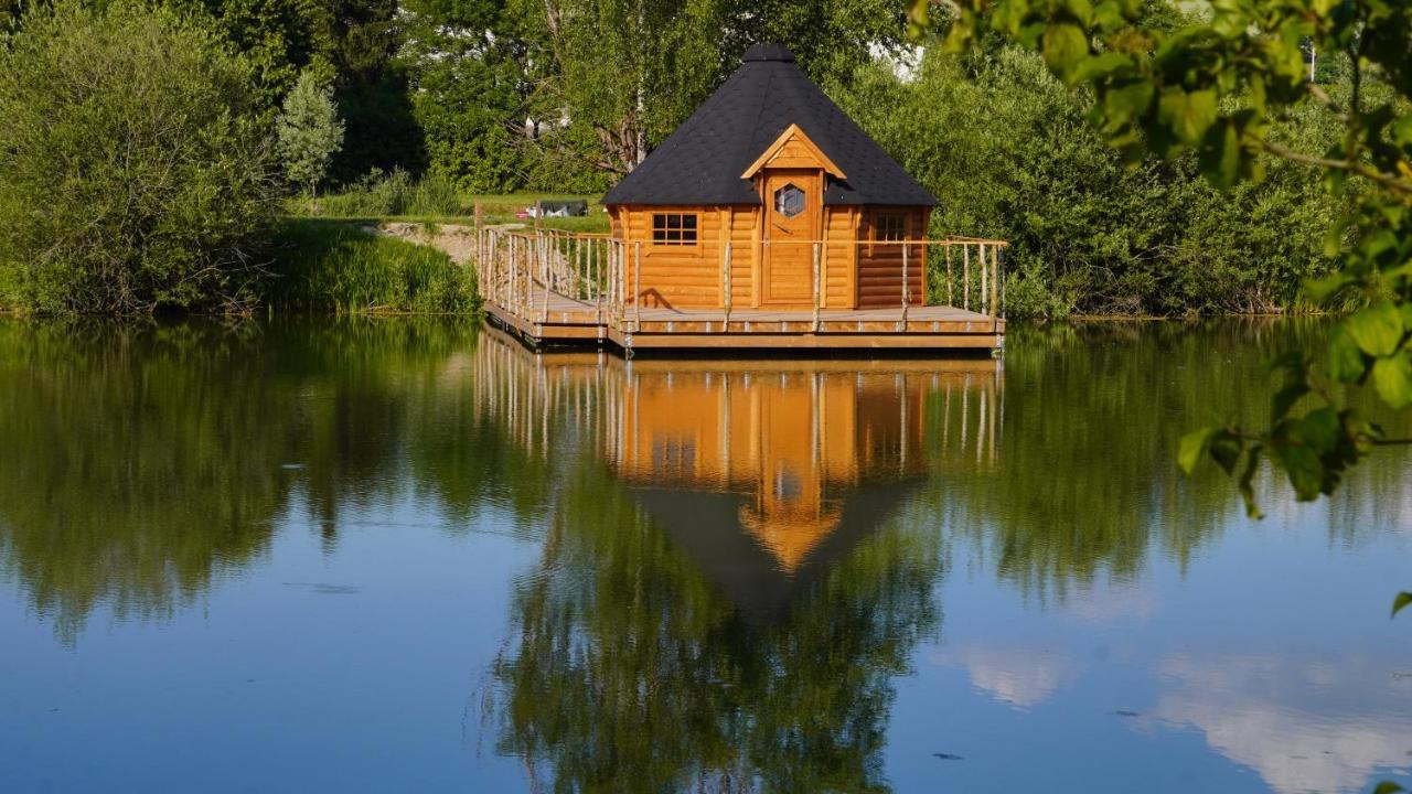 Les Cabanes Flottantes Givrauval Extérieur photo