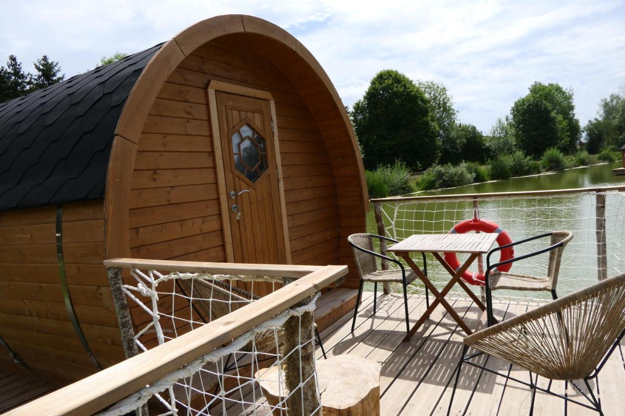 Les Cabanes Flottantes Givrauval Extérieur photo