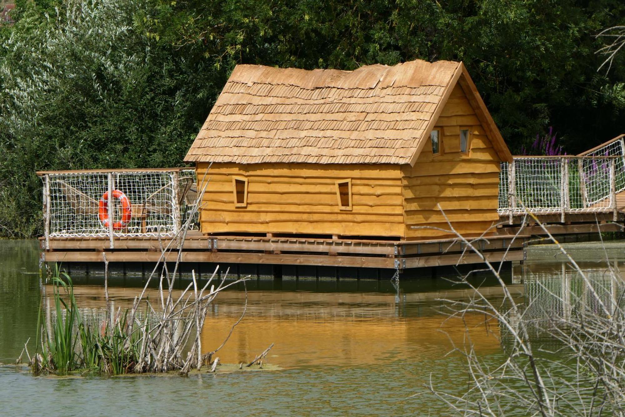 Les Cabanes Flottantes Givrauval Extérieur photo