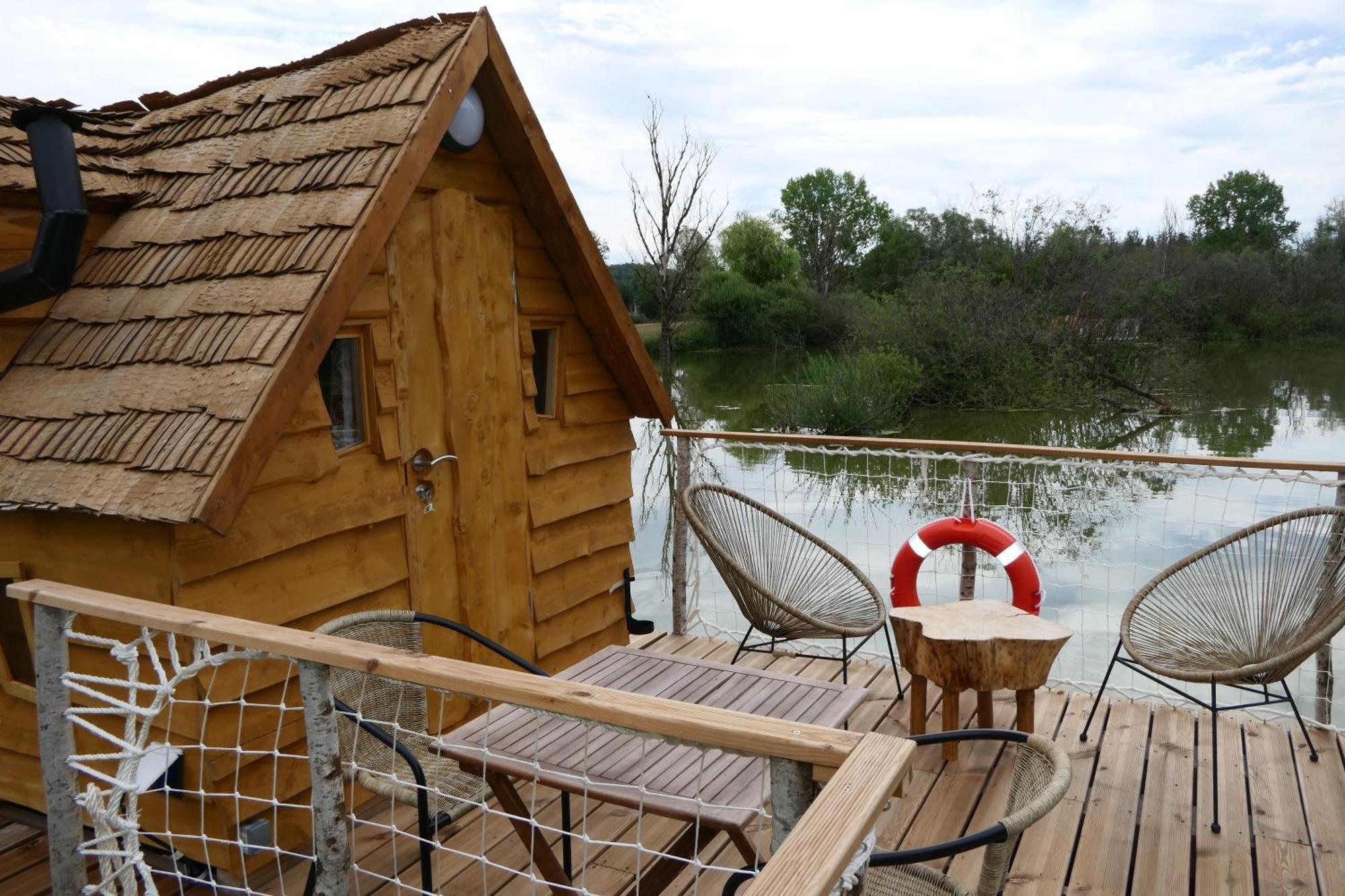 Les Cabanes Flottantes Givrauval Extérieur photo