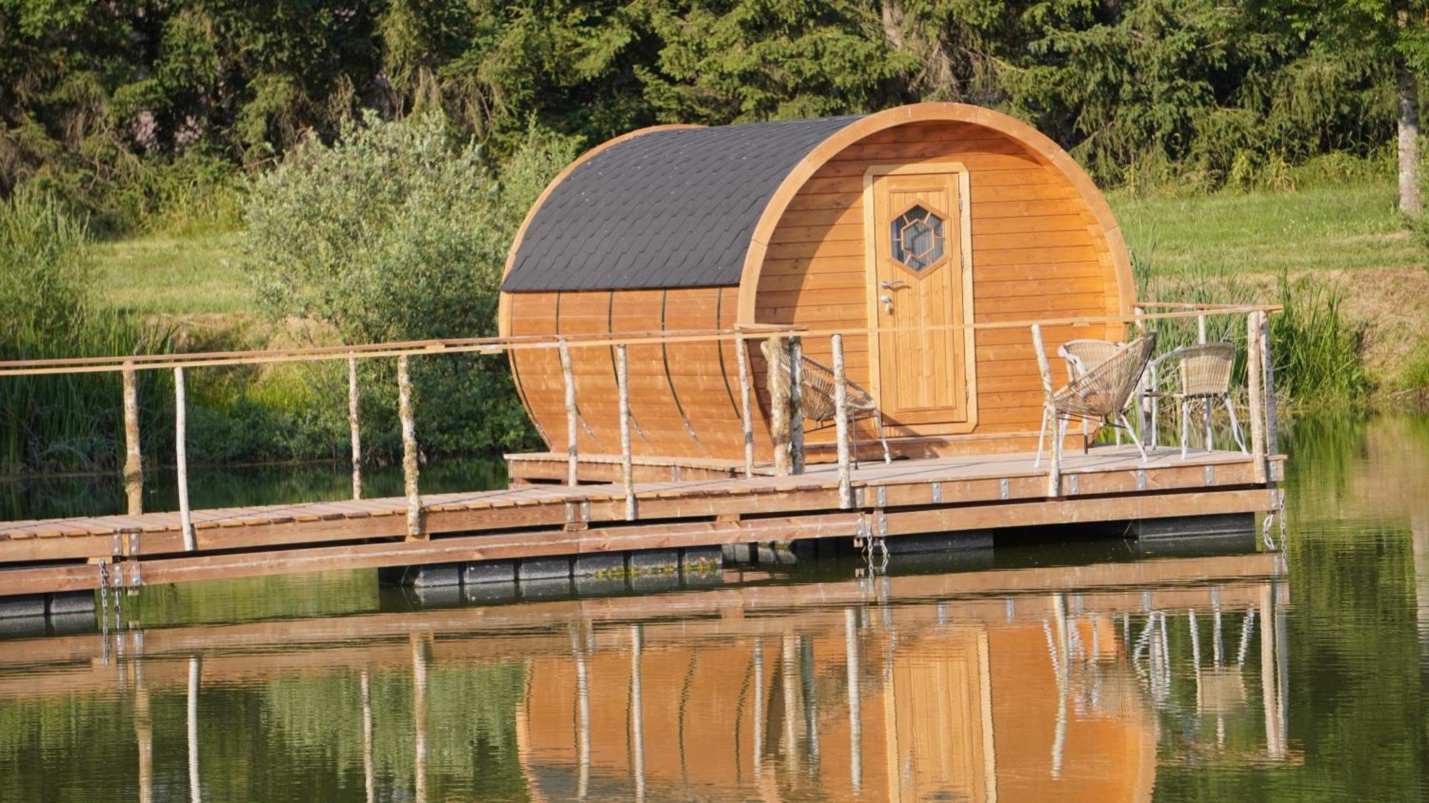 Les Cabanes Flottantes Givrauval Extérieur photo